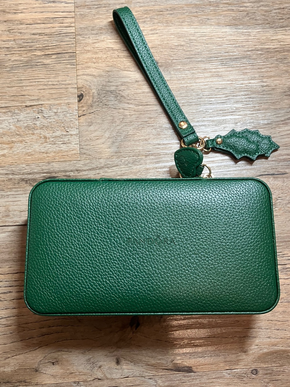 Pandora Limited Edition Holiday Green Faux Leather Travel Jewelry Case